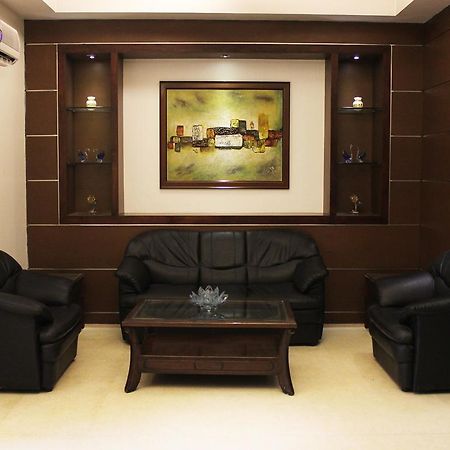 Oyo Premium Kaushambi Hotel Indirapuram ภายนอก รูปภาพ
