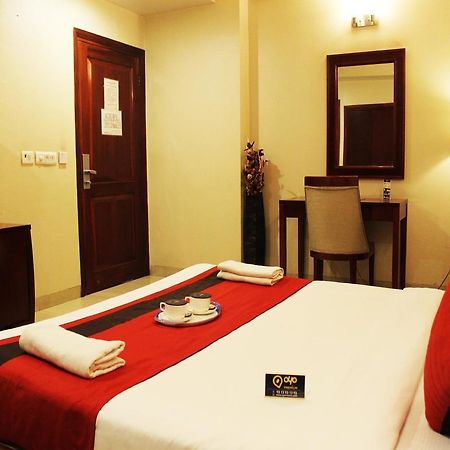 Oyo Premium Kaushambi Hotel Indirapuram ภายนอก รูปภาพ