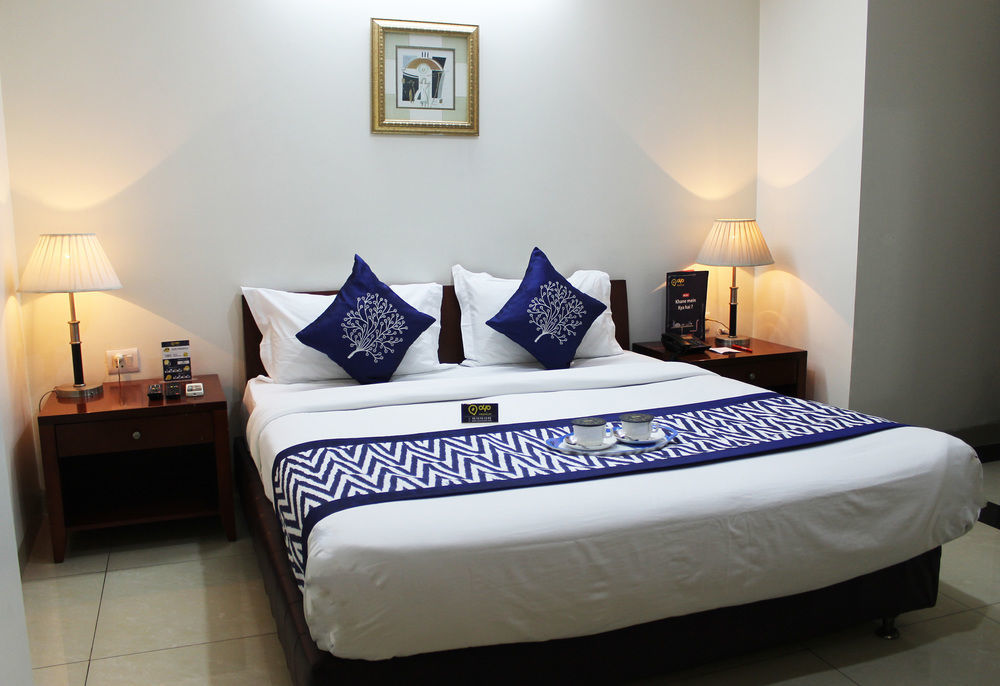 Oyo Premium Kaushambi Hotel Indirapuram ภายนอก รูปภาพ